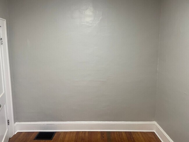 Building Photo - 3 bedroom 1 bath House in Roanoke County