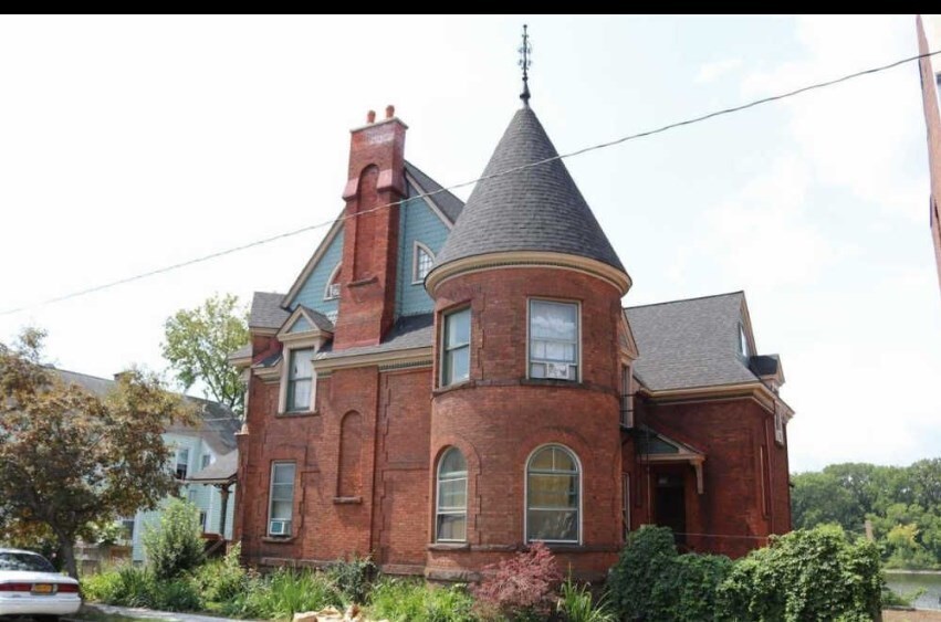 Primary Photo - 143 2nd Ave