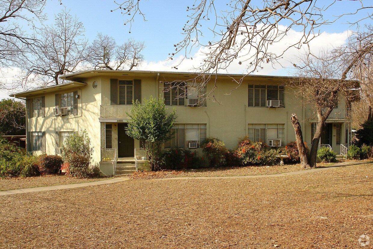 Primary Photo - 5501 N New Braunfels Ave