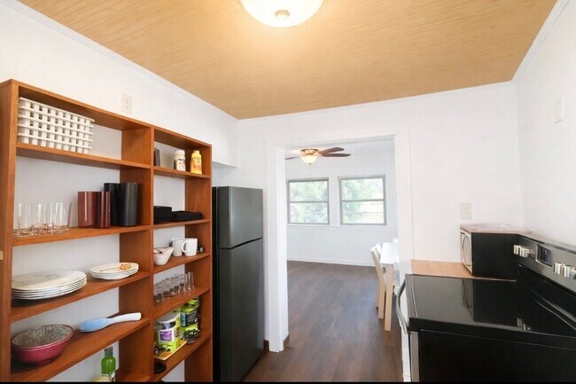 Foto del edificio - 2117 Everett St