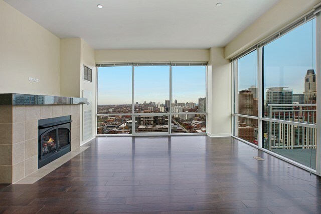 Foto principal - 223 W Erie St