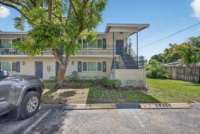Building Photo - 809 Lighthouse Dr
