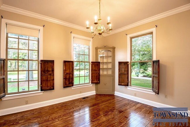 Building Photo - Charming 2-Story Home in Hope Mills (No Pets)