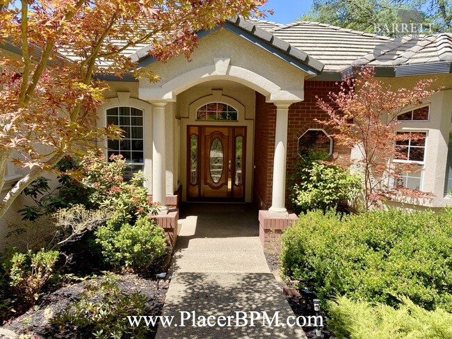 Building Photo - 23804 Lakeview Ct