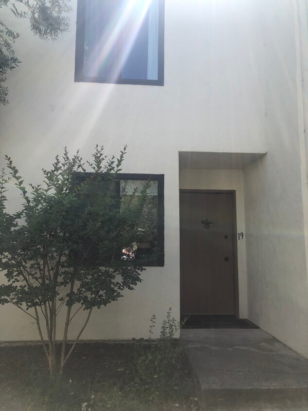 Entrance - 225 2nd St E