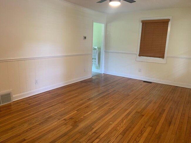 Foto del edificio - 2 Bed | 1 Bath House near Downtown Raleigh...