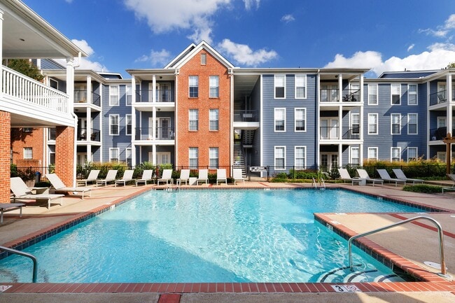 Photo - Island Park/Harbor Town Square Apartments