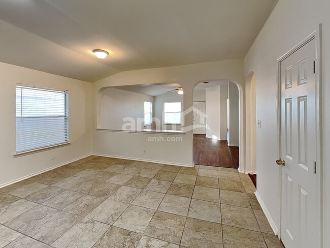 Foto del edificio - 6918 Shelbyville Ct