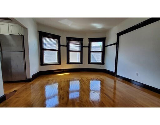 Foto del edificio - 74 Grant St