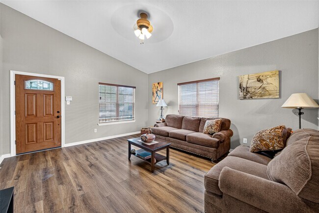 Foto del edificio - 21310 Sweet Grass Ln