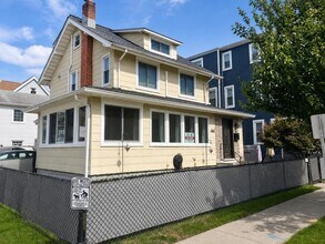 Building Photo - 44 Overlook Ave
