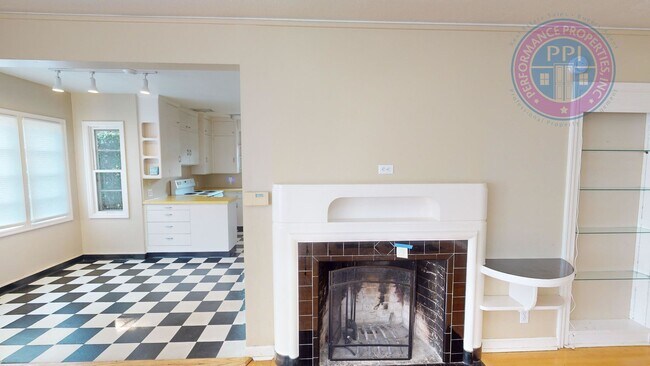 Building Photo - Gardener's Delight in Roseway Neighborhood! Charming NE Home Awaits" PET Friendly! NO SECURITY DE...