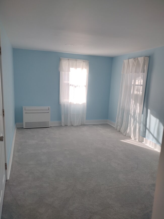 Bedroom 1 - 2 Iby St