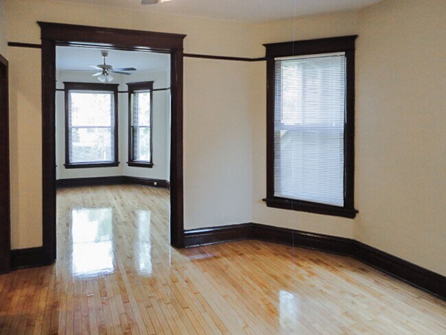 Foto del edificio - 3637 N Paulina St