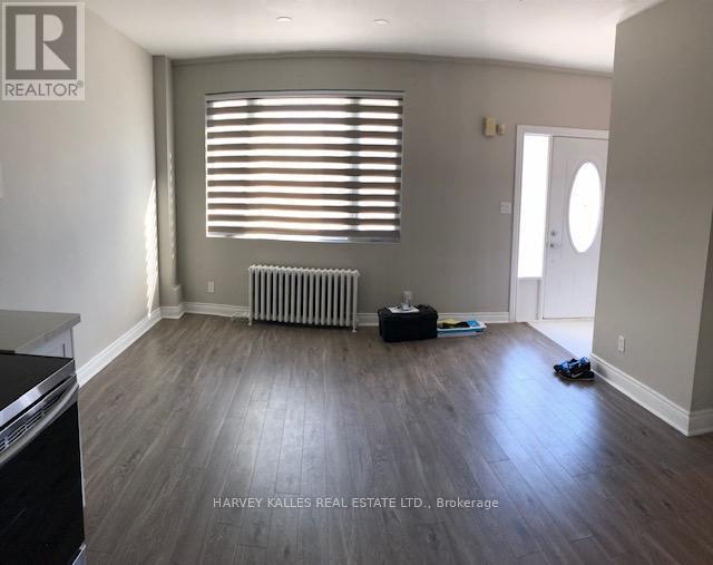 Photo du bâtiment - 647-647 Vaughan Rd