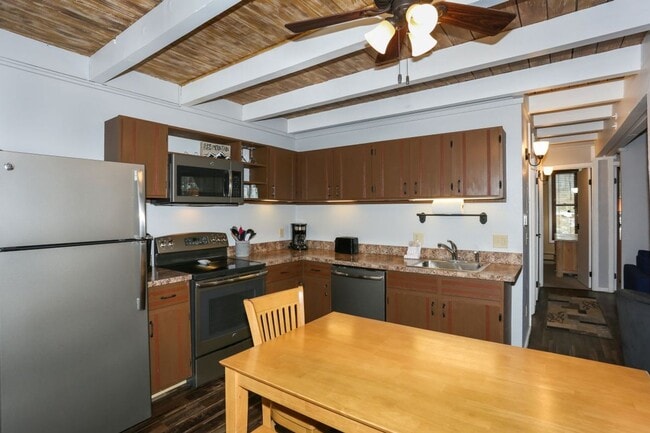 Foto del edificio - 2 bed, 1 bath available for 1-year in Silverthorne!