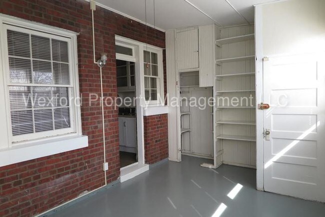 Foto del edificio - 711 Hamlin St NE