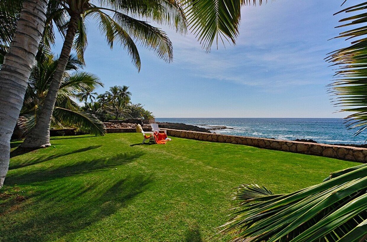 Primary Photo - Oceanfront Custom Home w/A/C, Large Yard, ...