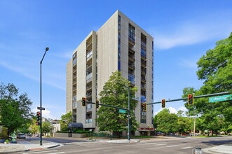 Building Photo - 777 N Washington St