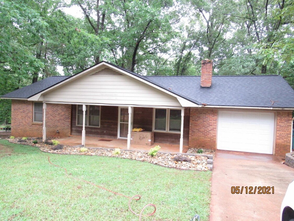 Primary Photo - Brick Ranch Near Shaw AFB-3 Bedroom, 2 Bath