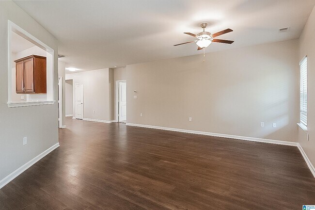 Building Photo - 1076 Pilgrim Ln