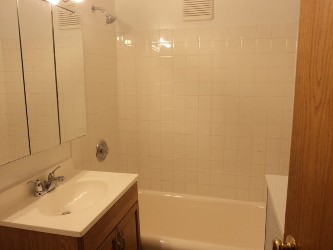 Building Photo - Dearborn North