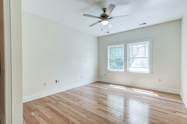 large primary bedroom - 512 Whittier St NW