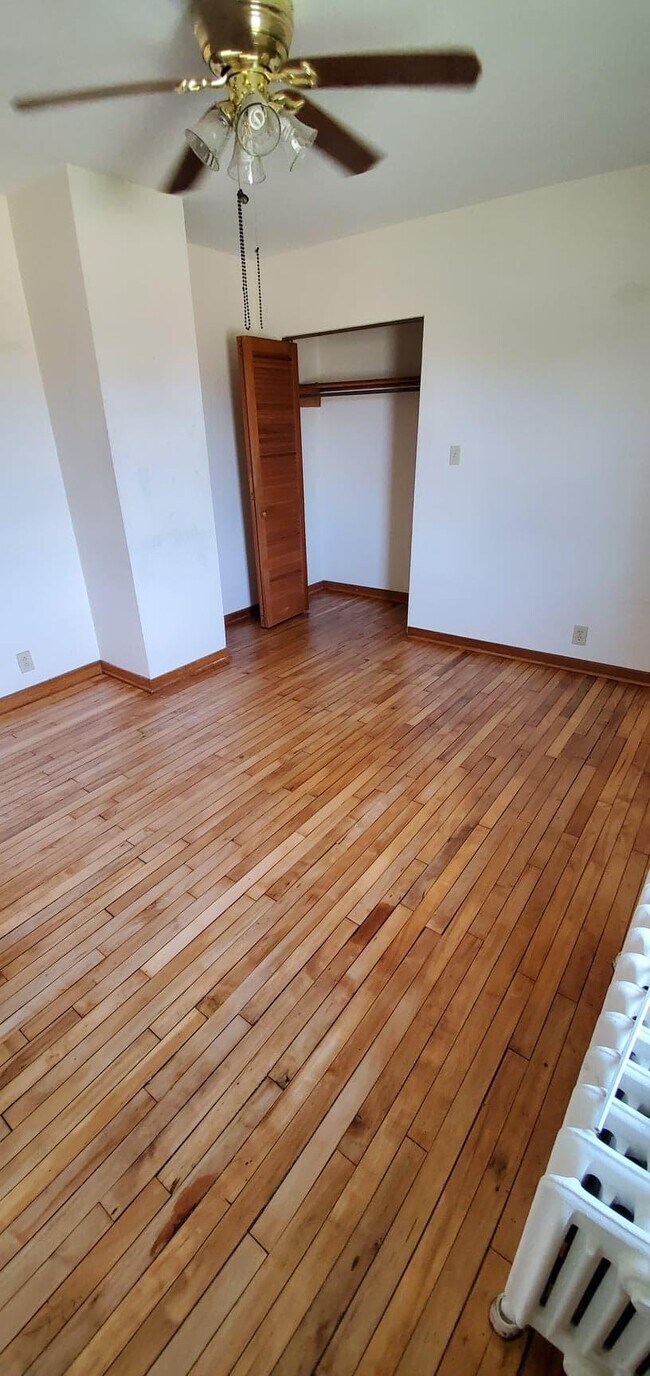Building Photo - 3 bedroom in Chicago IL 60630