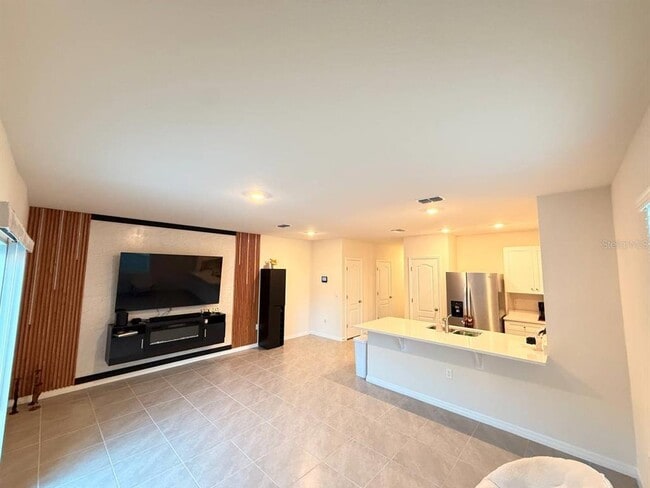 Building Photo - 2333 Penguin Blvd