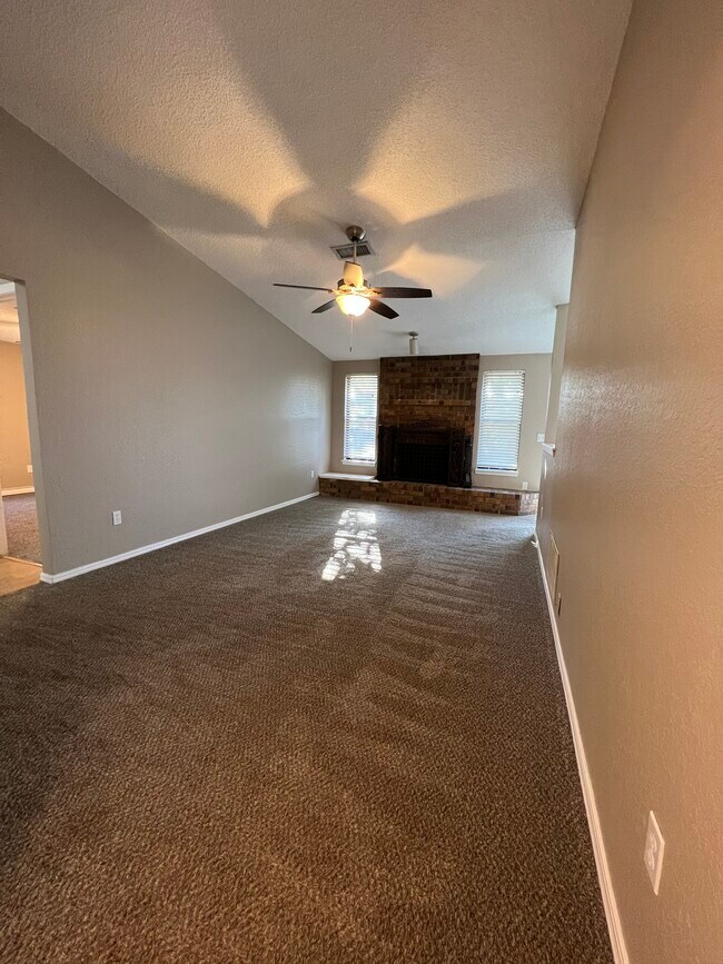 11617 Matthews Ave, Oklahoma City, OK 73162 House Rental in Oklahoma