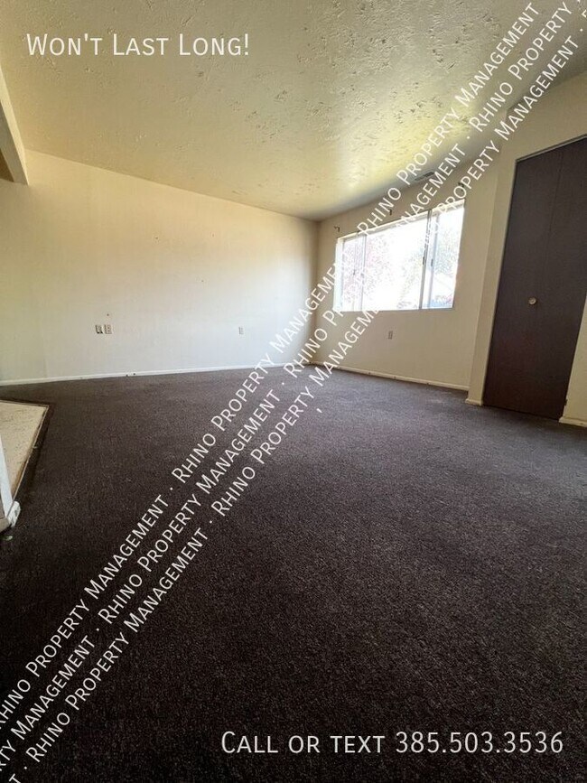 Building Photo - 2 Bd/1.5 Ba Townhome in Salt Lake City
