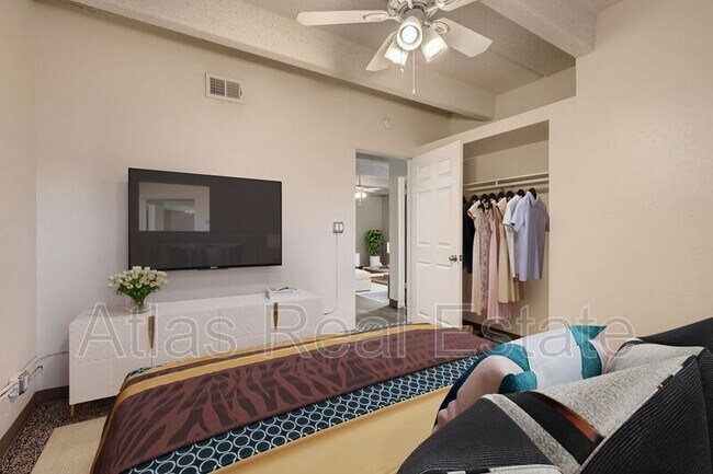 Building Photo - 3800 S Julian St