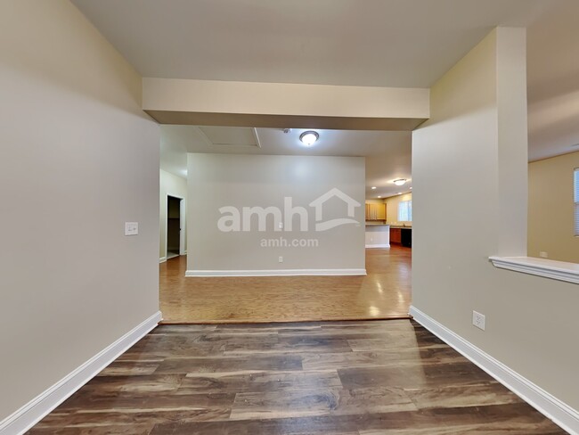 Building Photo - 306 Duck Pond Lane