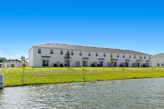 Building Photo - 9732 Venetian Sq