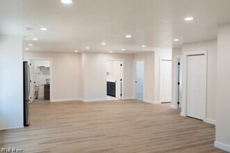 Building Photo - 7071 Township Rd 466