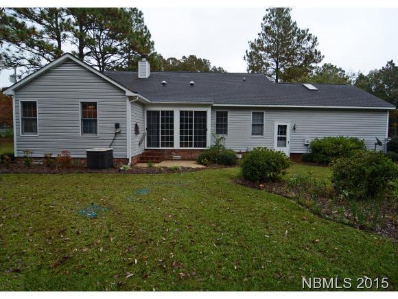 Building Photo - Sunny and Cheerful Unfurnished Energy Efficient Fairfield Harbour 3BR/2BA