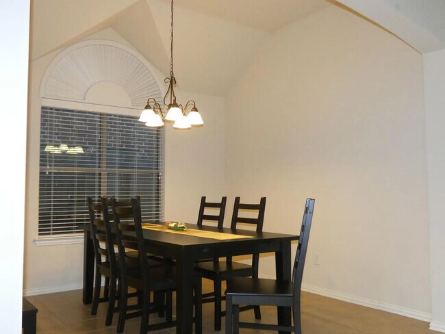Foto del edificio - Spacious 2-story near Heritage Trace
