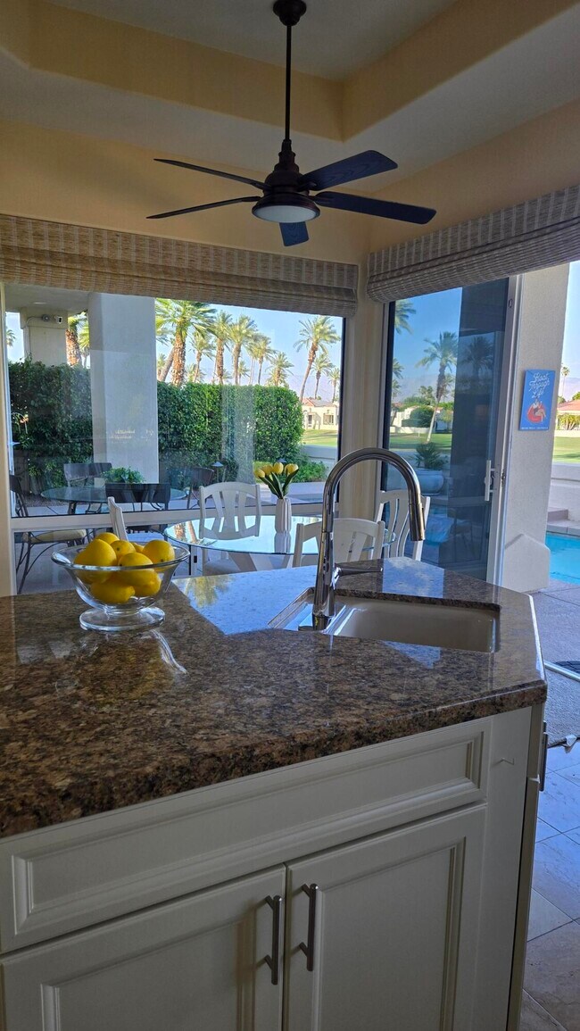 Foto del edificio - 75105 Spyglass Dr