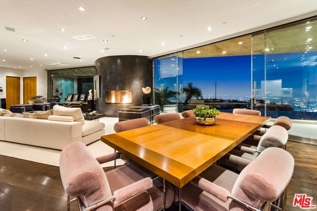 Foto del edificio - 1738 Viewmont Dr