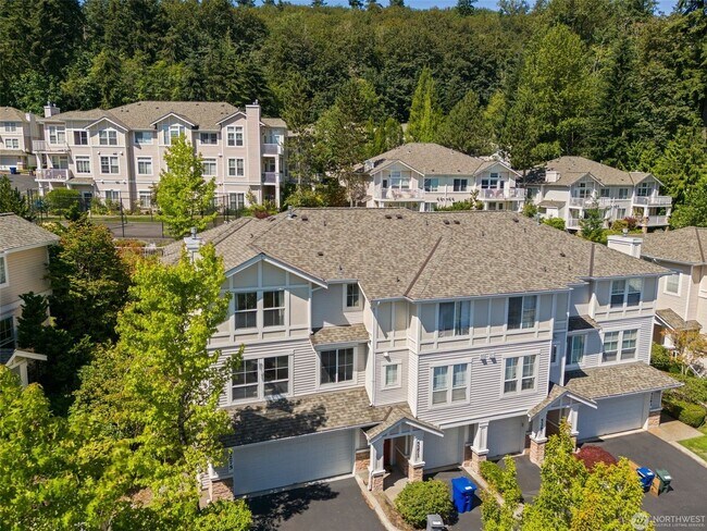 Building Photo - 3bd/2.5ba Bellevue Condo