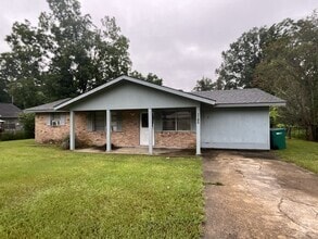 Building Photo - 9418 Randall Ave