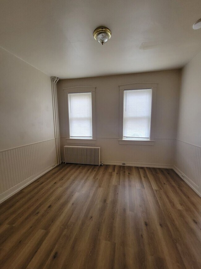 Foto del edificio - 3 bedroom 1.5 Bath City Townhouse