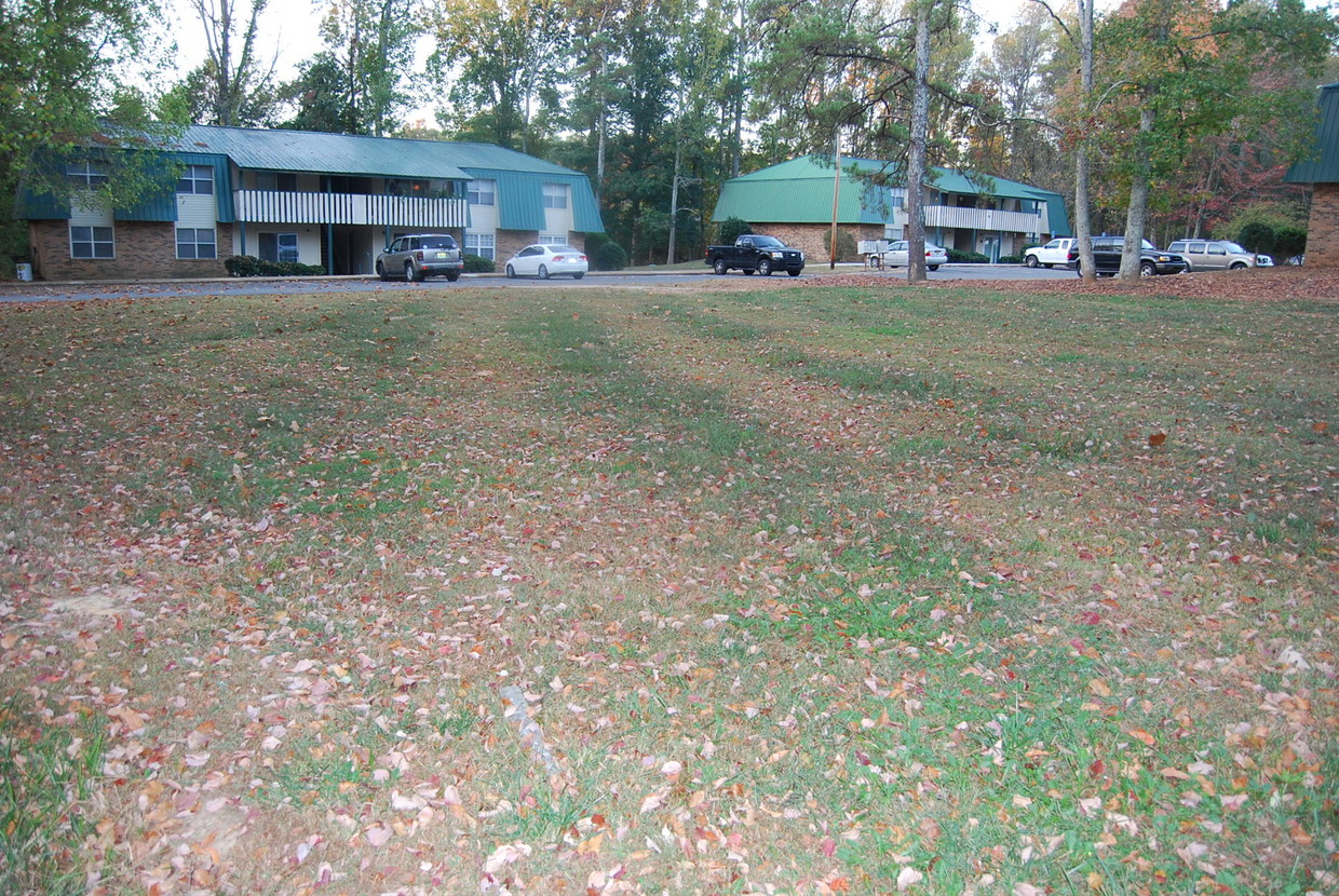 Primary Photo - Suncrest Apartments