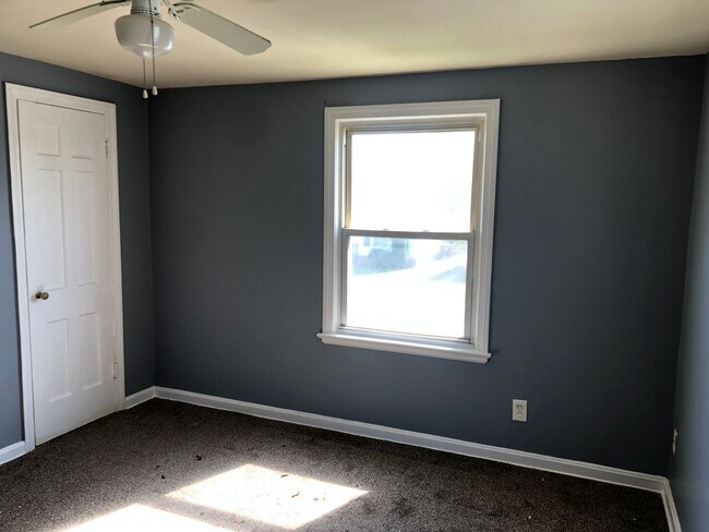 Building Photo - 3 BED 1 BATH SINGLE FAMILY IN BEAUTIFUL MA...