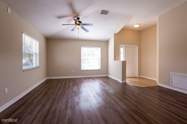 Building Photo - 2233 Roanoke Springs Dr