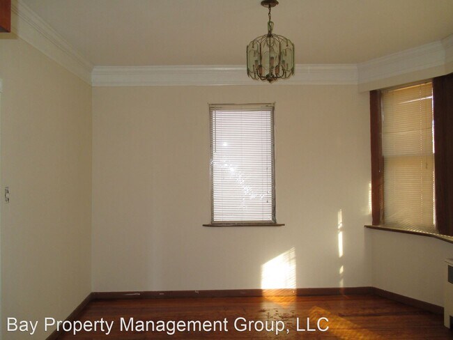 Building Photo - 2 br, 1.5 bath House - 120 W. Hilltop Road