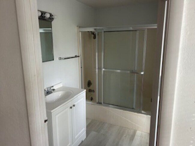 Foto del edificio - Quiet Downtown property