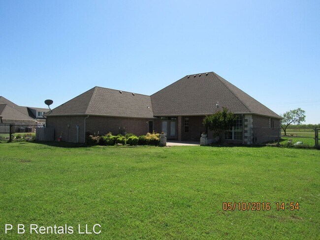 Building Photo - 4 br, 2.5 bath House - 1264 SW Paint RD