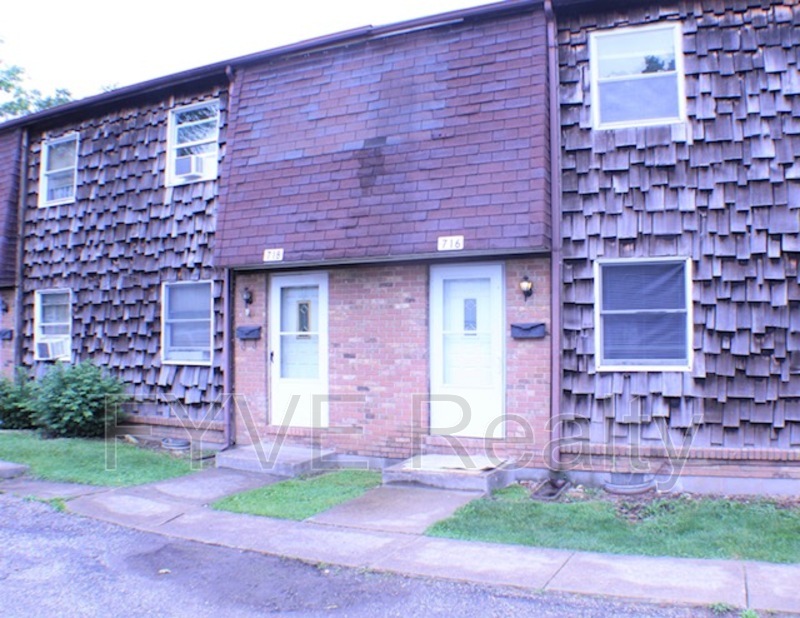 Primary Photo - 716 W Light St