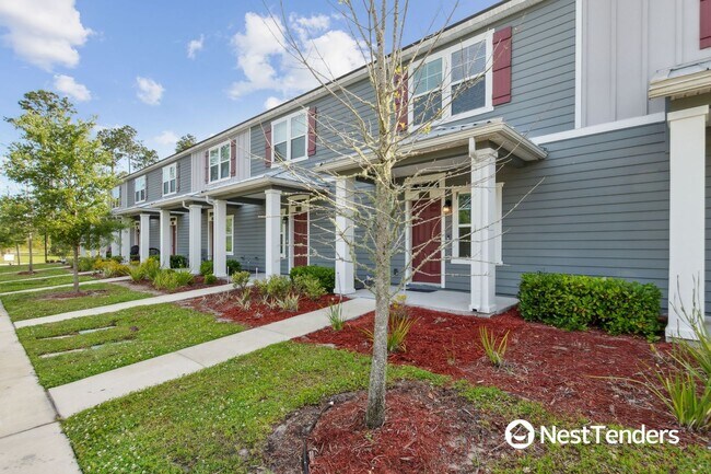 Building Photo - Beautiful Townhome with Two Primary Suites!